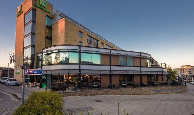 Holiday Inn Brentford Lock Exterior