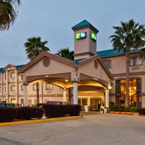 Holiday Inn Express Hotel & Suites