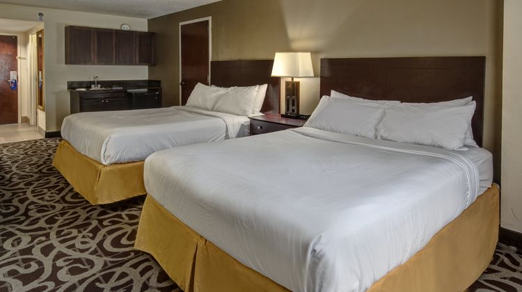Garner Hotel Murfreesboro West by IHG Room
