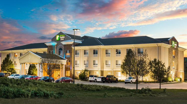 Holiday Inn Express Exterior