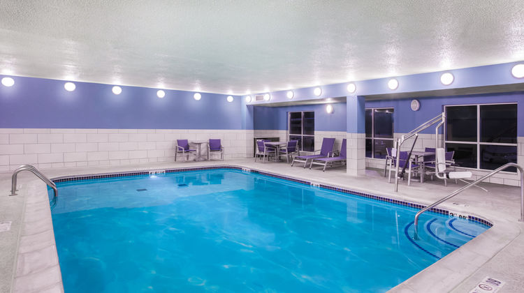 Holiday Inn Express Pool