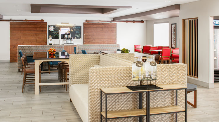 Holiday Inn Express Lobby