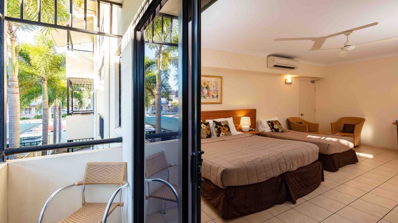 <b>Cairns Queenscourt Room</b>. Images powered by <a href="https://www.leonardoworldwide.com/" title="Leonardo Worldwide" target="_blank">Leonardo</a>.
