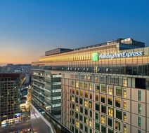 Holiday Inn Express Seoul Hongdae Exterior