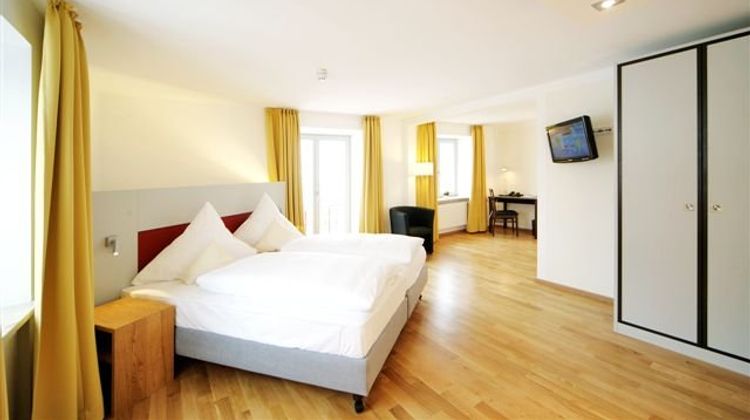 Hotel Hirsch Room