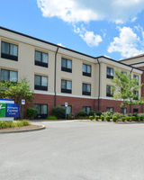 Holiday Inn Express and Suites Fairmont