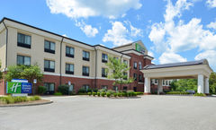 Holiday Inn Express and Suites Fairmont