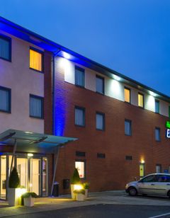 Holiday Inn Express Bedford