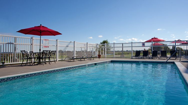 Holiday Inn Express Annapolis E Kent Is Pool