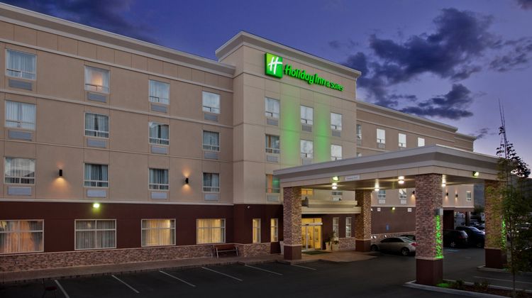 Holiday Inn Hotel & Suites Kamloops Exterior