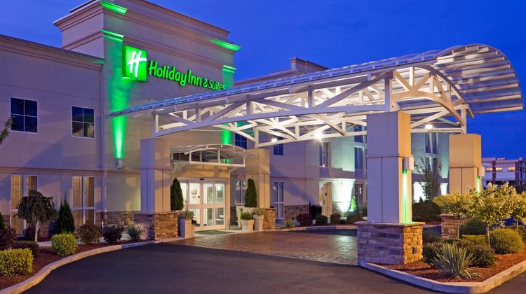 Holiday Inn Hotel & Suites Exterior
