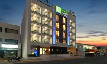 Holiday Inn Express & Suites