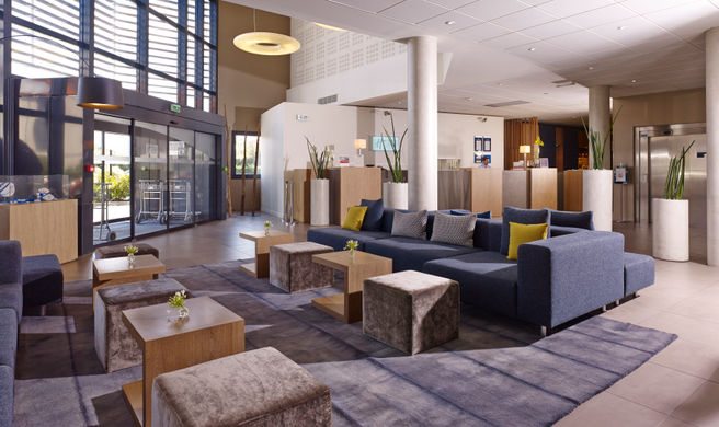 Holiday Inn Express Toulouse Airport Exterior