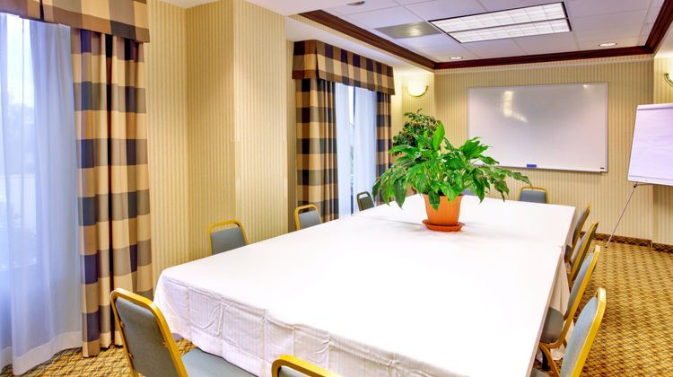 Holiday Inn Express Hotel & Suites Meeting