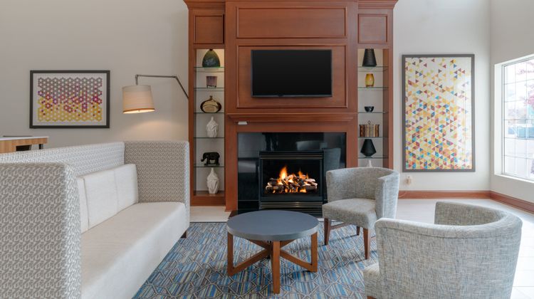 Holiday Inn Express Prince Frederick Lobby