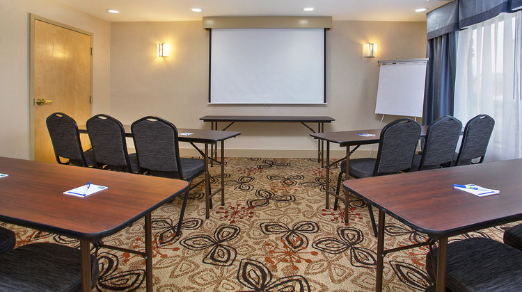 Holiday Inn Express Berea Meeting