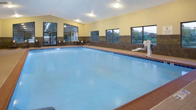 Holiday Inn Express Berea Pool
