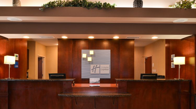 Holiday Inn Express & Sts Edmonton North Lobby