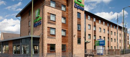 Holiday Inn Express Hemel Hempstead Exterior