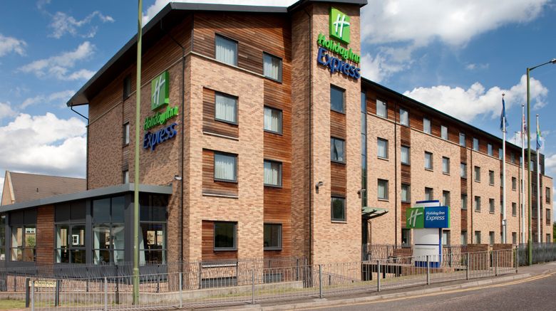 <b>Holiday Inn Express Hemel Hempstead Exterior</b>. Images powered by <a href="https://www.leonardoworldwide.com/" title="Leonardo Worldwide" target="_blank">Leonardo</a>.