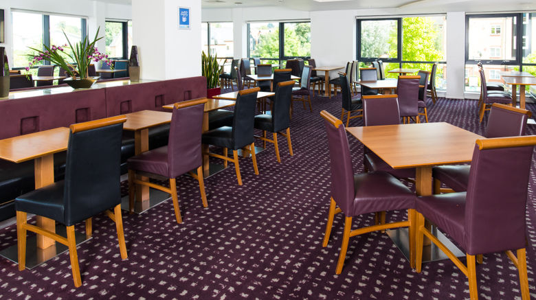 <b>Holiday Inn Express Hemel Hempstead Restaurant</b>. Images powered by <a href="https://www.leonardoworldwide.com/" title="Leonardo Worldwide" target="_blank">Leonardo</a>.