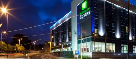 Holiday Inn Express Hamilton Exterior