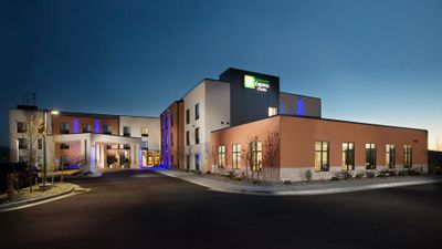 Holiday Inn Express & Suites Pocatello