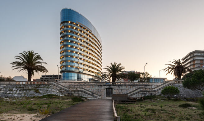 Eurostars Oasis Plaza Exterior