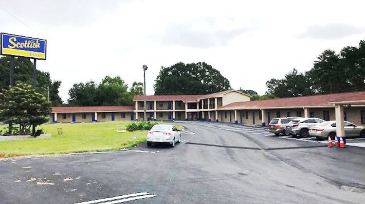 Scottish Inns Stone Mountain Exterior