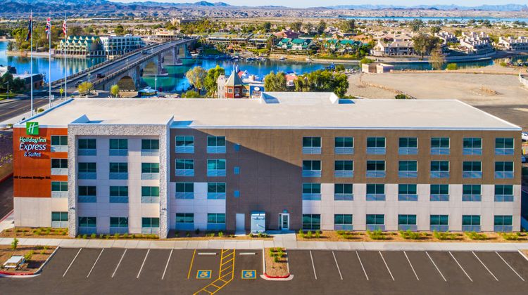 Holiday Inn Express & Suites Lake Havasu Exterior