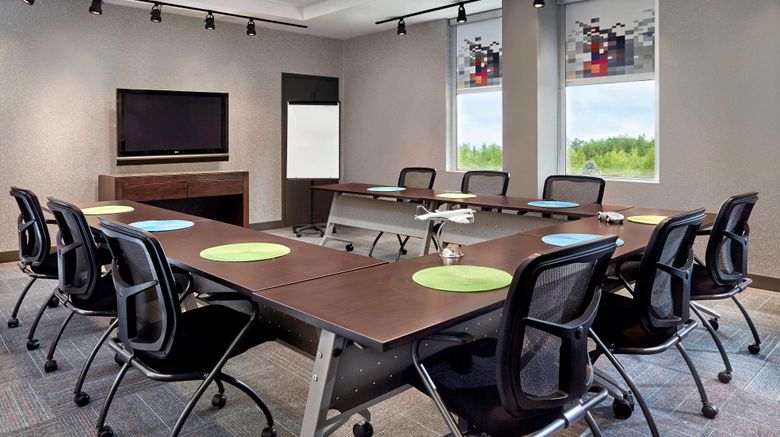 <b>aloft Montreal Airport Meeting</b>. Images powered by <a href="https://leonardo.com/" title="Leonardo Worldwide" target="_blank">Leonardo</a>.