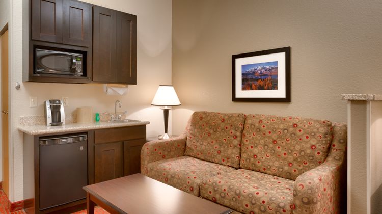 Holiday Inn Express & Suites Orem Suite