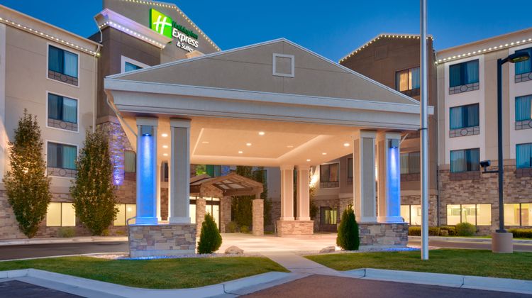 Holiday Inn Express & Suites Orem Exterior
