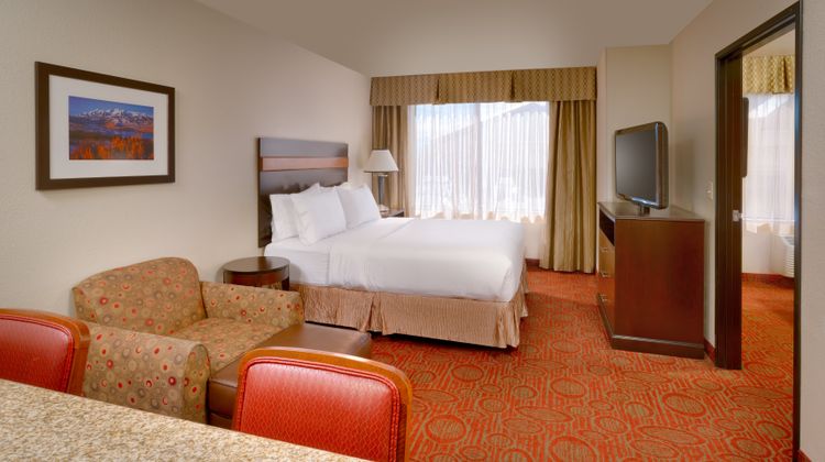 Holiday Inn Express & Suites Orem Suite
