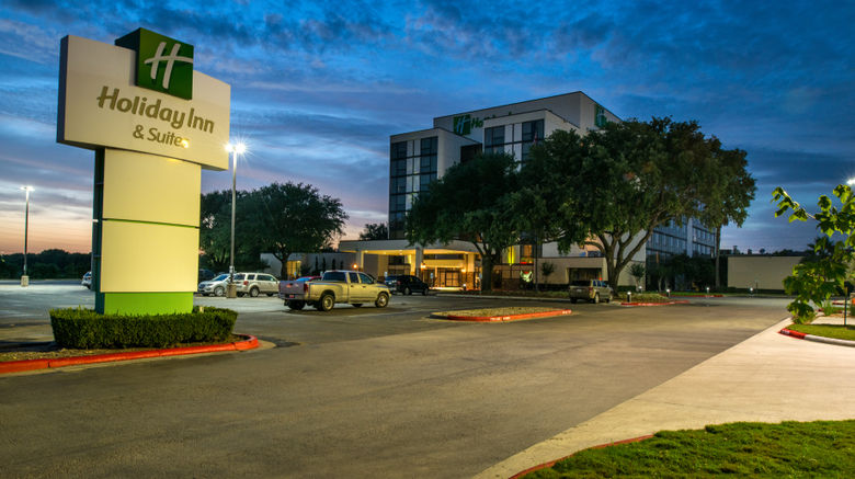 <b>Holiday Inn Beaumont-Plaza Exterior</b>. Images powered by <a href="https://www.leonardoworldwide.com/" title="Leonardo Worldwide" target="_blank">Leonardo</a>.