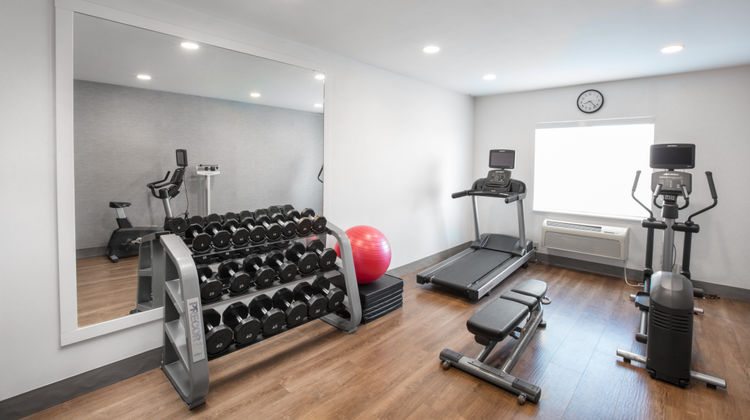 Holiday Inn Express & Suites Altoona Health Club