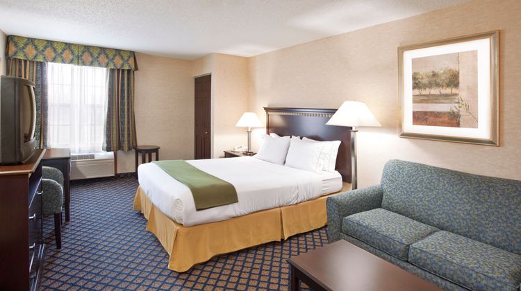 Holiday Inn Express Sunbury/Columbus Are Suite