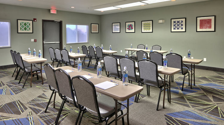 Holiday Inn Express Hotel & Suites Meeting