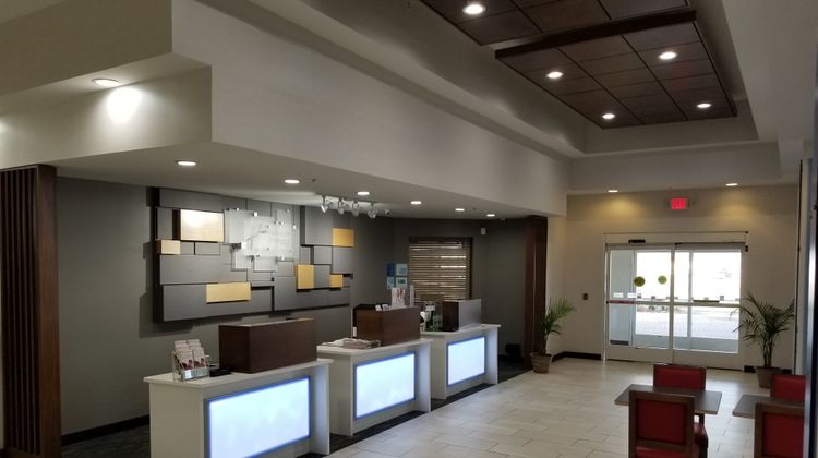 Holiday Inn Express Exterior
