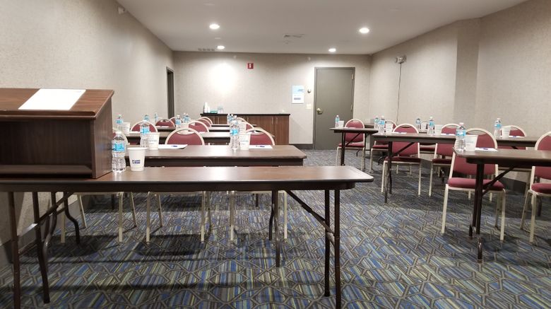 <b>Holiday Inn Express Meeting</b>. Images powered by <a href="https://www.leonardoworldwide.com/" title="Leonardo Worldwide" target="_blank">Leonardo</a>.