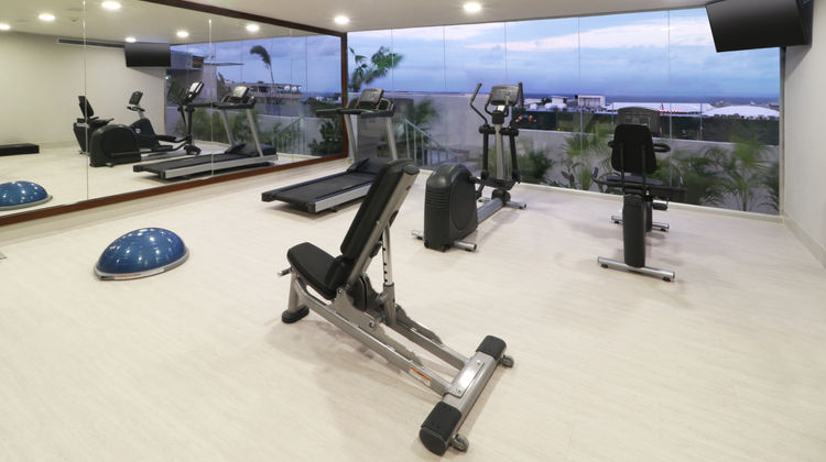 Holiday Inn Express & Suites Health Club