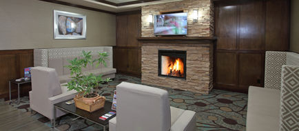 Holiday Inn Express Hotel & Suites Exterior