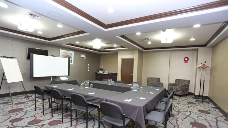 Holiday Inn Express Hotel & Suites Meeting