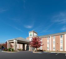 Holiday Inn Express Prince Frederick Exterior