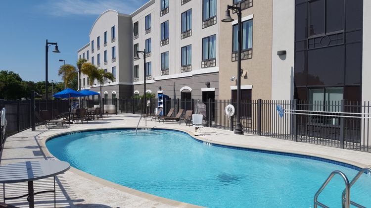 Holiday Inn Express USF-Busch Gardens Pool