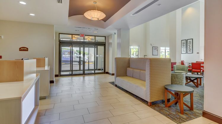 Holiday Inn Express USF-Busch Gardens Lobby