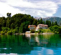 Correntoso Lake & River Hotel Exterior