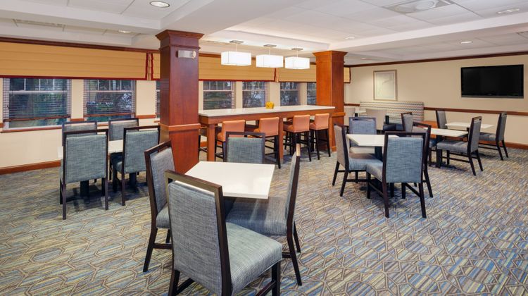 Holiday Inn Express & Stes Hampton South Exterior