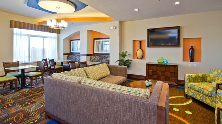 Holiday Inn Express & Sts Denver East Restaurant