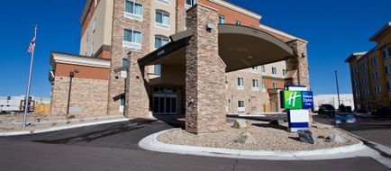 Holiday Inn Express & Sts Denver East Exterior